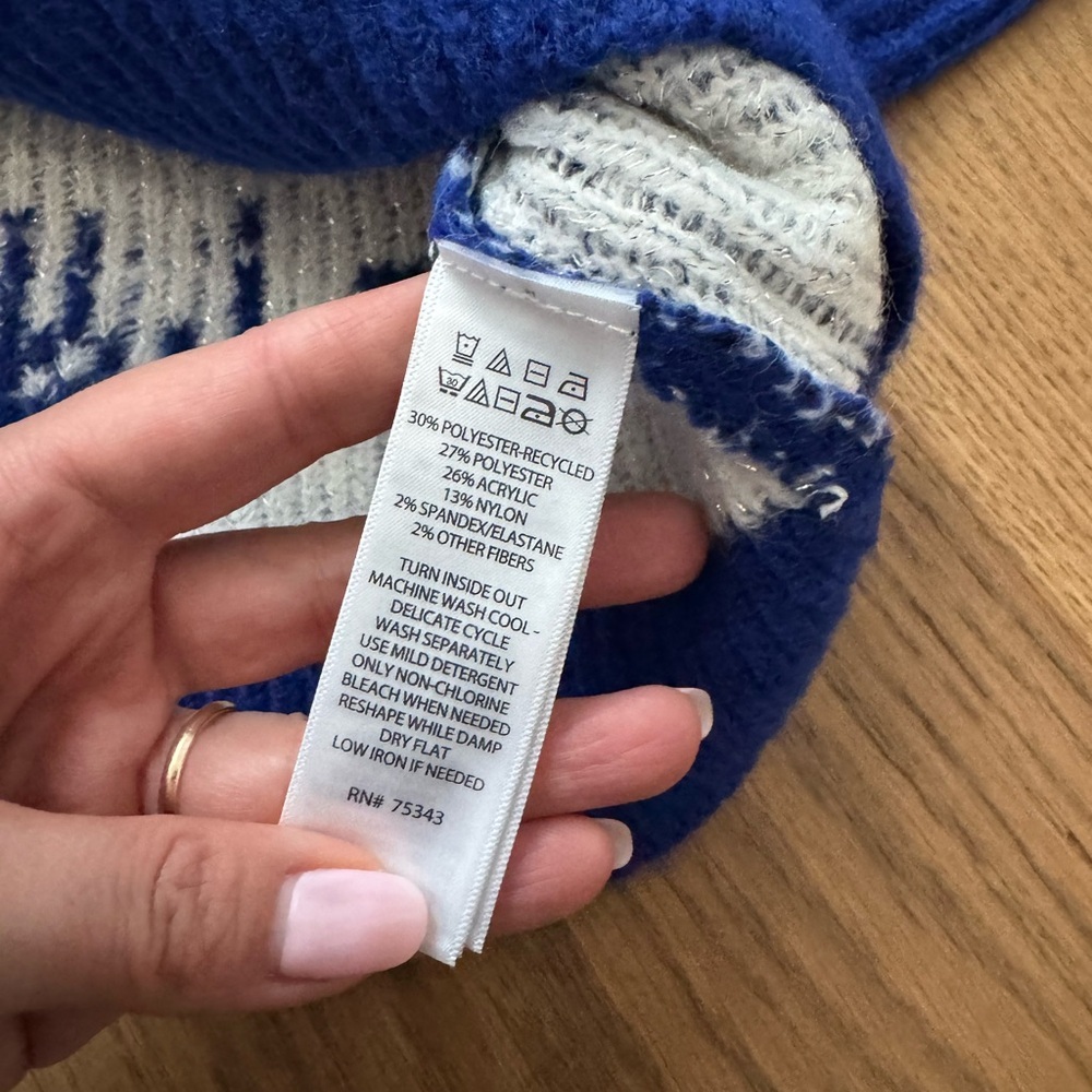 Cupcakes & Cashmere Hanukkah Chanukah Holiday Sweater - NWT - Blue & White - Picture 7 of 7